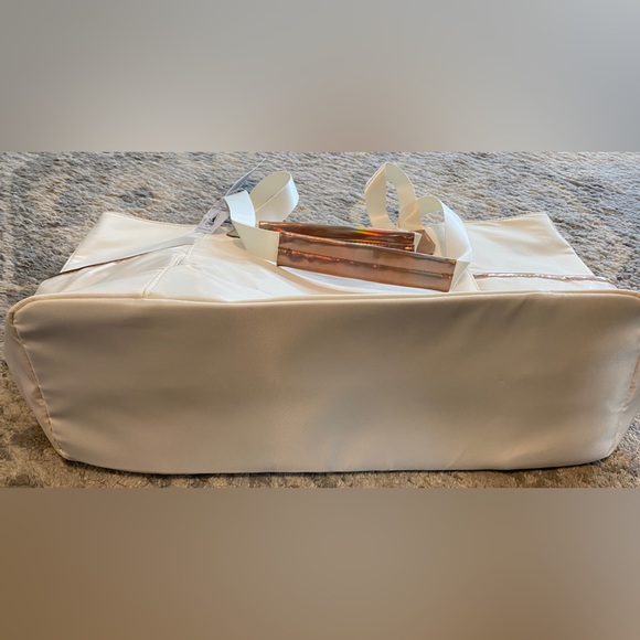 Disney Tote 50th Anniversary - Picture 3 of 7